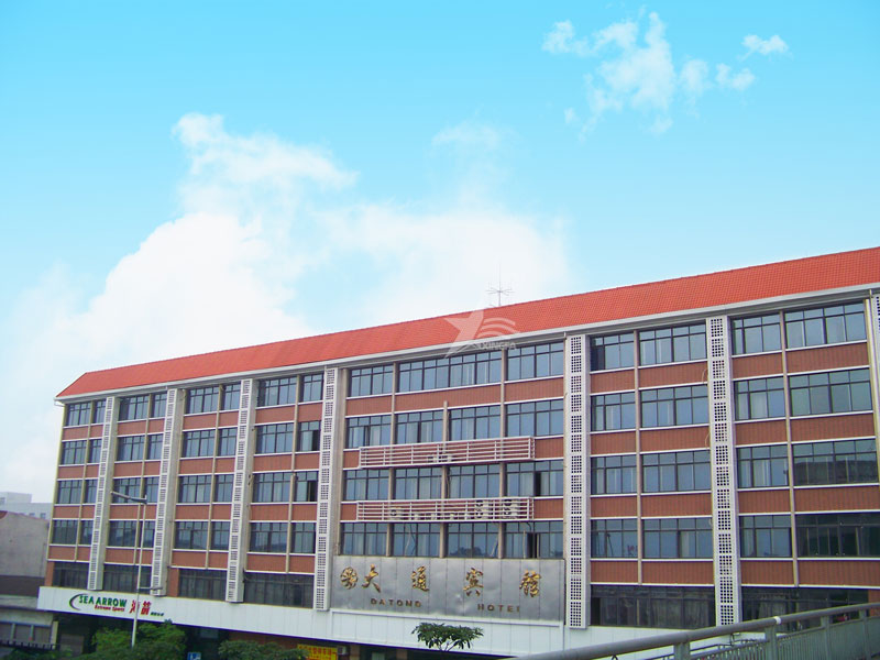 合成樹脂瓦：輕材質(zhì)高性能，助力屋面建材市場(chǎng)持續(xù)發(fā)展